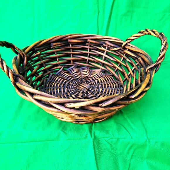 Wooden Basket High Quality Bread Easter Gift Basket Side Handles New with tags - Picture 2 of 10